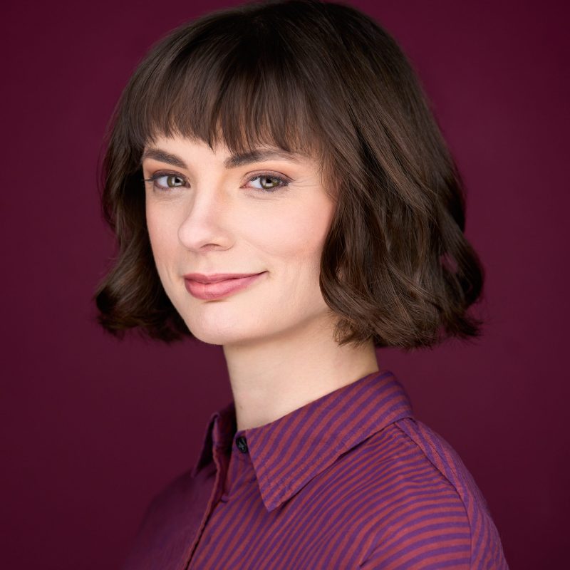 Laura 7402292_1 1